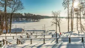 Wodnik nad jeziorem Nidzkim w zimowej scenerii, styczeń 2026 r. - zdjęcie 11