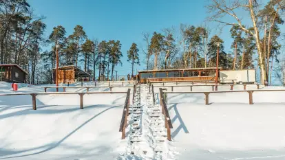 Wodnik nad jeziorem Nidzkim w zimowej scenerii, styczeń 2026 r.