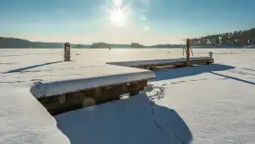 Wodnik nad jeziorem Nidzkim w zimowej scenerii, styczeń 2026 r. - zdjęcie 31