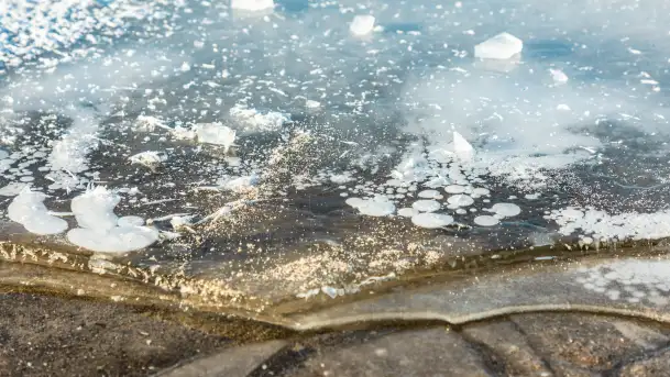 Marina Śniardwy i największe polskie jezioro w zimowej scenerii, styczeń 2026 r. - zdjęcie 5