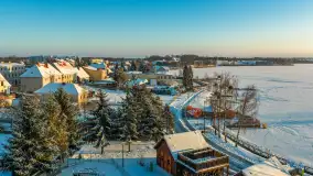 Zachód słońca nad jeziorem Ryńskim z drona, luty 2026 r. - zdjęcie 11