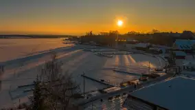 Zachód słońca nad jeziorem Ryńskim z drona, luty 2026 r. - zdjęcie 19