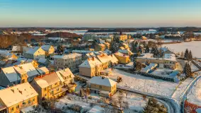 Zachód słońca nad jeziorem Ryńskim z drona, luty 2026 r. - zdjęcie 22