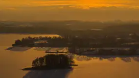 Zachód słońca nad jeziorem Ryńskim z drona, luty 2026 r. - zdjęcie 20