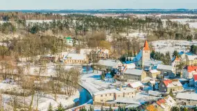 Jezioro Jędzelewo i Stare Juchy z lotu ptaka w zimowej scenerii, luty 2026 r. - zdjęcie 4