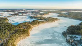 Zimowy wieczór nad jeziorem Tyrkło z drona, luty 2026 r. - zdjęcie 1