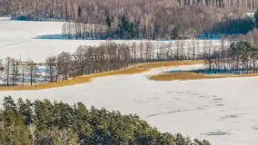 Wieś Sucholaski przy jeziorze Wydmińskim z zimowego lotu ptaka, luty 2026 r. - zdjęcie 26
