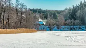 Zimowa wersja plaży w Starych Juchach, jezioro Jędzelewo - zdjęcie 28