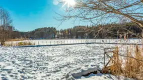 Zimowa wersja plaży w Starych Juchach, jezioro Jędzelewo - zdjęcie 13