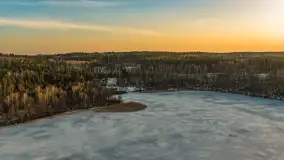 Przedwiośnie z drona nad jeziorem Ublik Mały, marzec 2026 r. - zdjęcie 23