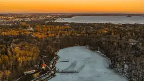 Przedwiośnie z drona, jezioro Kisajno, marzec 2026 r. - zdjęcie 23