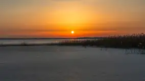 Zachód słońca nad jeziorem Mamry, port Rybaczówka Kal, marzec 2026 r. - zdjęcie 14