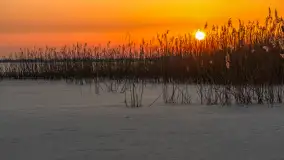 Zachód słońca nad jeziorem Mamry, port Rybaczówka Kal, marzec 2026 r. - zdjęcie 4