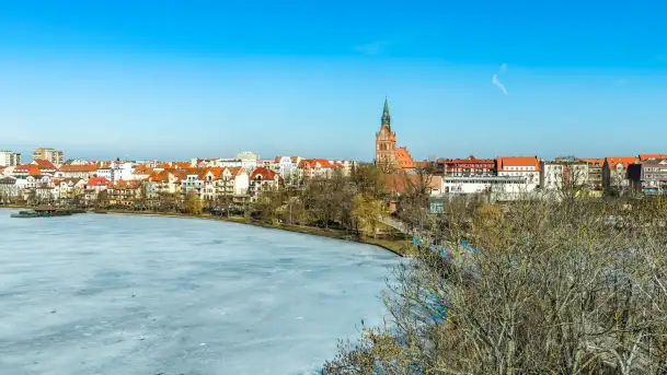 Przedwiośnie w Ełku z drona, okolice ulicy Zamkowej, marzec 2026 r. - zdjęcie 11