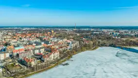 Przedwiośnie w Ełku z drona, okolice ulicy Zamkowej, marzec 2026 r. - zdjęcie 6