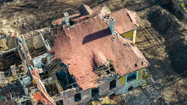 Ruiny pałacu w Mieduniszkach Wielkich, marzec 2026 r. - zdjęcie 5