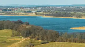 Port i wieś Popielno na wiosennych kadrach z drona, kwiecień 2026 r. - zdjęcie 18