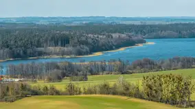 Port i wieś Popielno na wiosennych kadrach z drona, kwiecień 2026 r. - zdjęcie 11