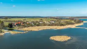 Port i wieś Popielno na wiosennych kadrach z drona, kwiecień 2026 r. - zdjęcie 19