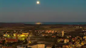 Końcówka dnia w Mikołajkach z drona, kwiecień 2026 r. - zdjęcie 47