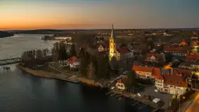 Końcówka dnia w Mikołajkach z drona, kwiecień 2026 r. - zdjęcie 15