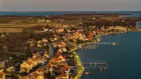 Końcówka dnia w Mikołajkach z drona, kwiecień 2026 r. - zdjęcie 16