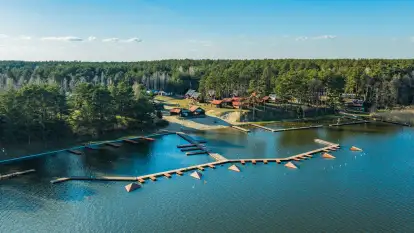 Przystań Mazury w Krzyżach nad jeziorem Nidzkim, kwiecień 2026 r.