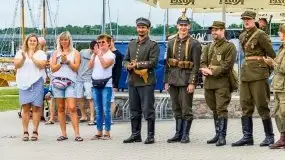 Oldtimery na wodzie w Giżycku: koncert, regaty i parada - zdjęcie 33