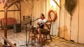 Zdjęcia: Bandik Władek Świeczkowski wystąpił w porcie Tło Dla Mew - zdjęcie 11