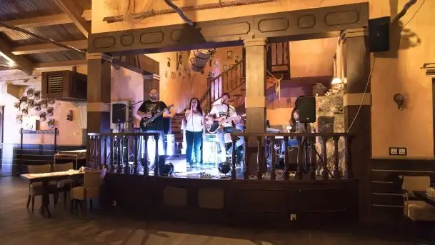 Zdjęcia: Załoga śpiewała, publiczność tańczyła - zdjęcie 6