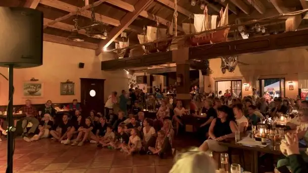 Zdjęcia: Tawerna Albatros wypełniła się po brzegi - zdjęcie 4