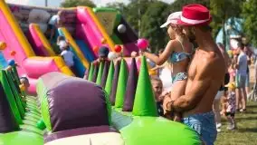 Zdjęcia: Rodzinna zabawa na plaży miejskiej nad Niegocinem  - zdjęcie 16