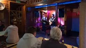 Zdjęcia: Muzyczne doświadczenie i powiew młodości w Tawernie Keja  - zdjęcie 2