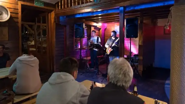 Zdjęcia: Muzyczne doświadczenie i powiew młodości w Tawernie Keja  - zdjęcie 2