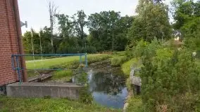 Zdjęcia: Gościnne progi starej elektrowni nad rzeką Węgorapą - zdjęcie 17