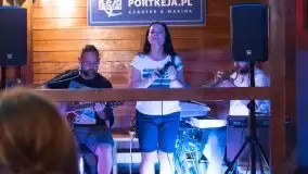 Zdjęcia: Załoga Dr. Bryga rozśpiewała publiczność Tawerny Keja  - zdjęcie 4