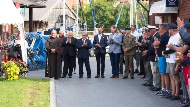 Zdjęcia: Popłynęli na cześć Wolnych Polskich Żeglarzy - zdjęcie 10