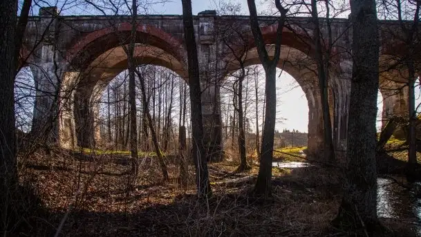 Zdjęcia: Mosty w Botkunach i Kiepojcach - tajemnicze i schowane w lasach - zdjęcie 3
