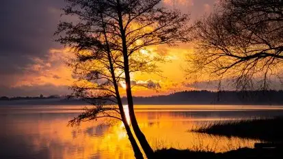 Epicki zachód słońca nad jeziorem Niegocin, luty 2020