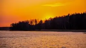 Złote jezioro Dejguny w kwietniowym słońcu - zdjęcie 54