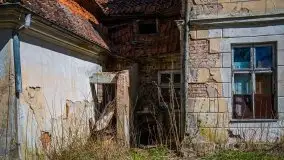 Pałac w Bęsi, na który rzucono klątwę - zdjęcie 43