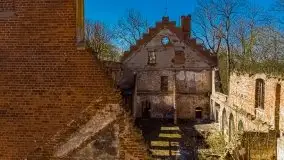 Zdjęcia: Pałac w Prośnie – monumentalna, romantyczna i tajemnicza ruina - zdjęcie 68