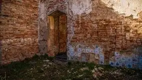 Zdjęcia: Pałac w Prośnie – monumentalna, romantyczna i tajemnicza ruina - zdjęcie 38