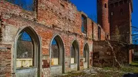 Zdjęcia: Pałac w Prośnie – monumentalna, romantyczna i tajemnicza ruina - zdjęcie 36