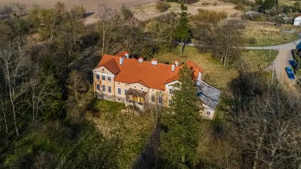 Zdjęcia: Pałac w Skandławkach – do kupienia romantyczna pozostałość dawnych Mazur - zdjęcie 9