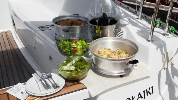 Zdjęcia: W Mikołajkach zamówisz posiłek z dostawą na jacht! - zdjęcie 8