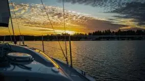 Zachód słońca podczas pływania jachtem Antila 30 - zdjęcie 1