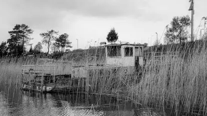 Niemy świadek mazurskich jezior spoczywa koło Rynu