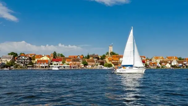 Zdjęcia: Poradnik - motorowodne Mazury - jezioro Mikołajskie - zdjęcie 1