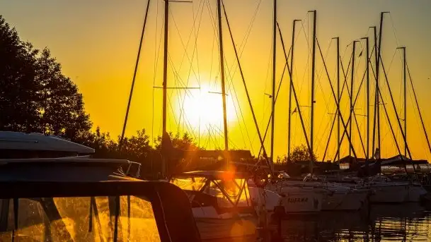 Zachód słońca, Skłodowo i jezioro Mamry